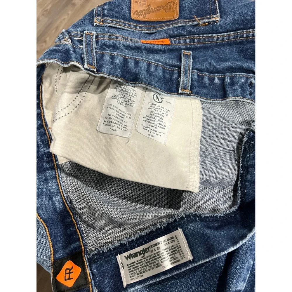 Wrangler FR Flame Resistant FR13M WZ Mens Blue Straight Leg Work Jeans 42x32